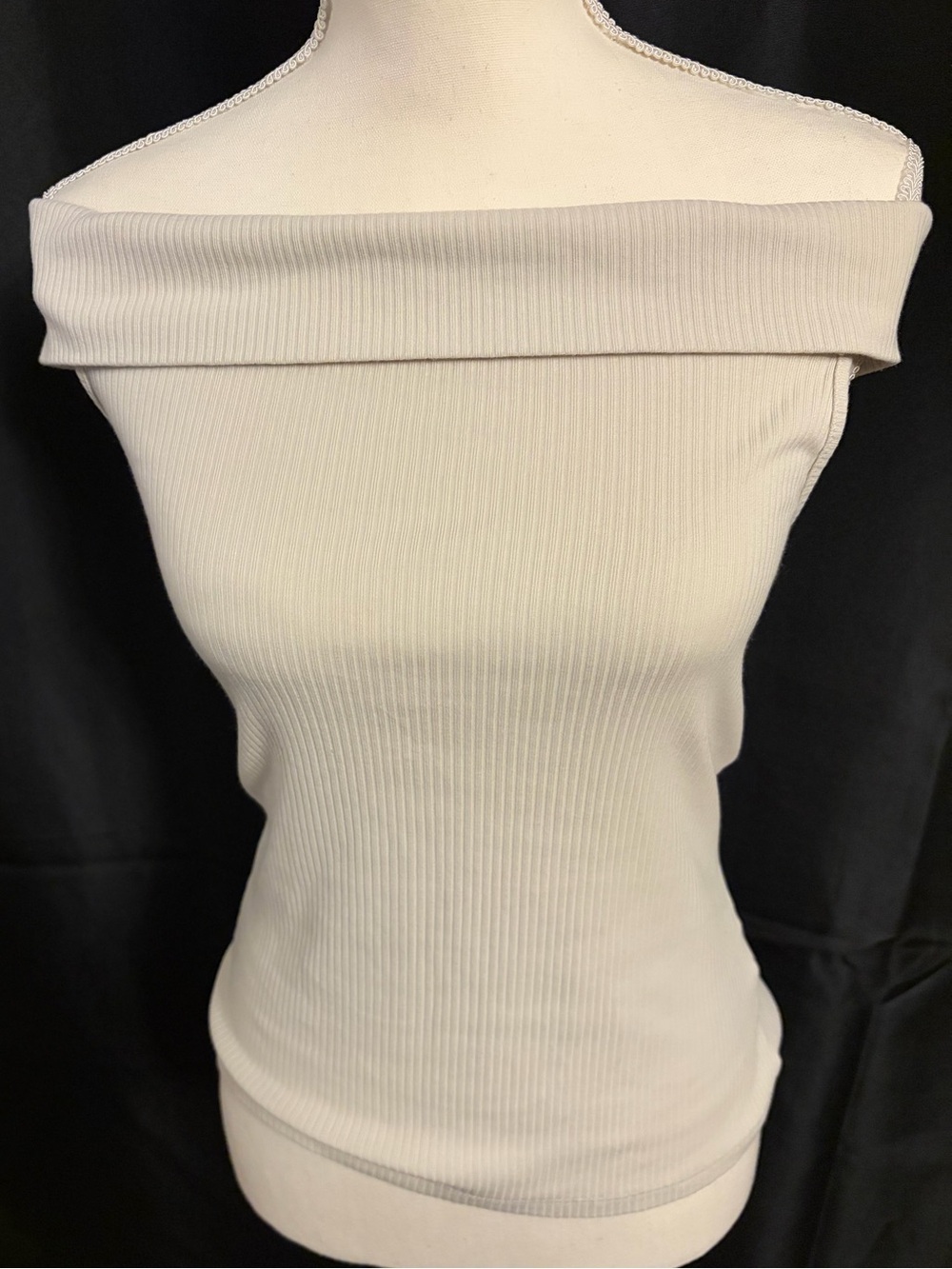 Old Navy Off-Shoulder Ribbed Camisole in Cream Size XL